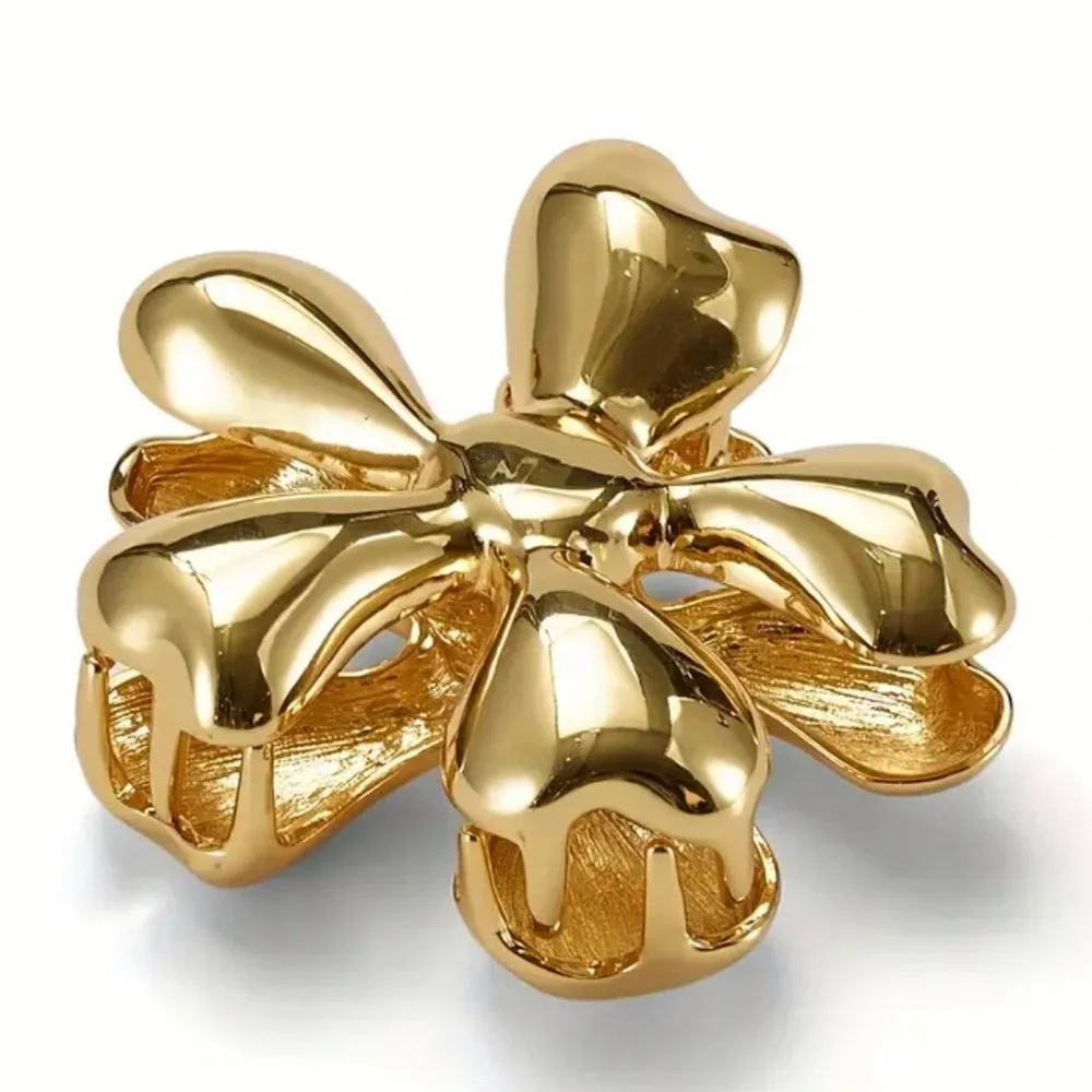 Luxe Large Gold Hair Clip Claw New ✨✨💕💕